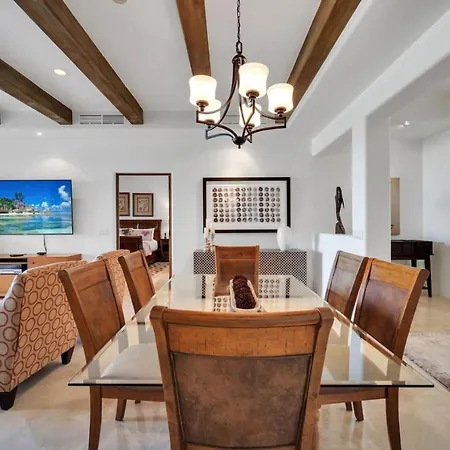 1 Bd 5-Star Beachfront Paradise